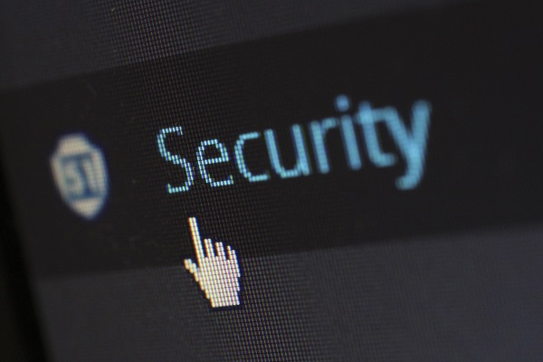 blau geschriebenes Wort Security steht für die Internetsicherheit